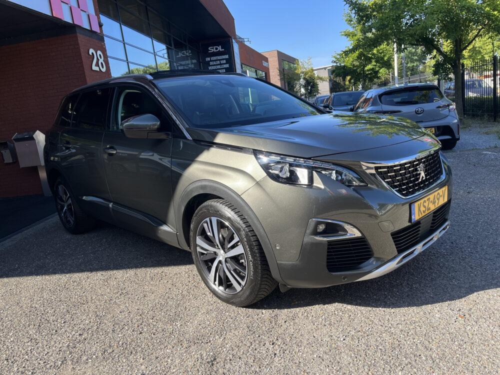 55553961-peugeot-5008-2019