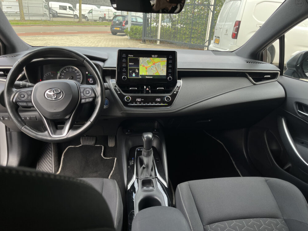 55723313-toyota-corolla-2019