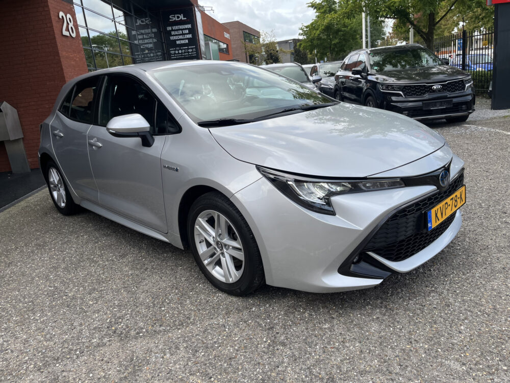 55723313-toyota-corolla-2019