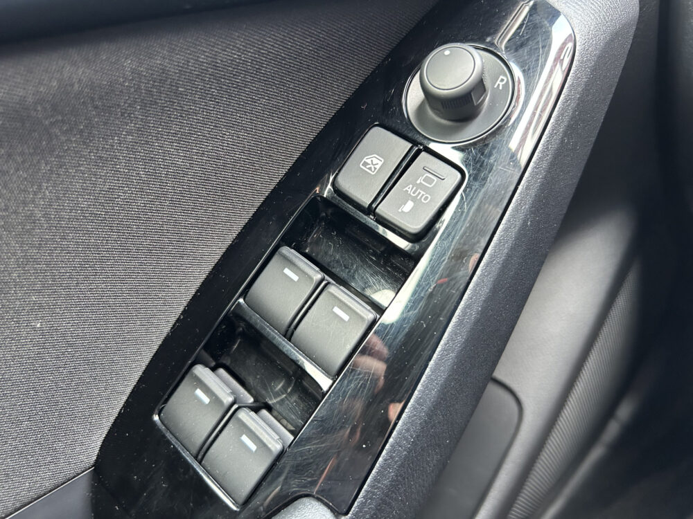 55728017-mazda-3-2018