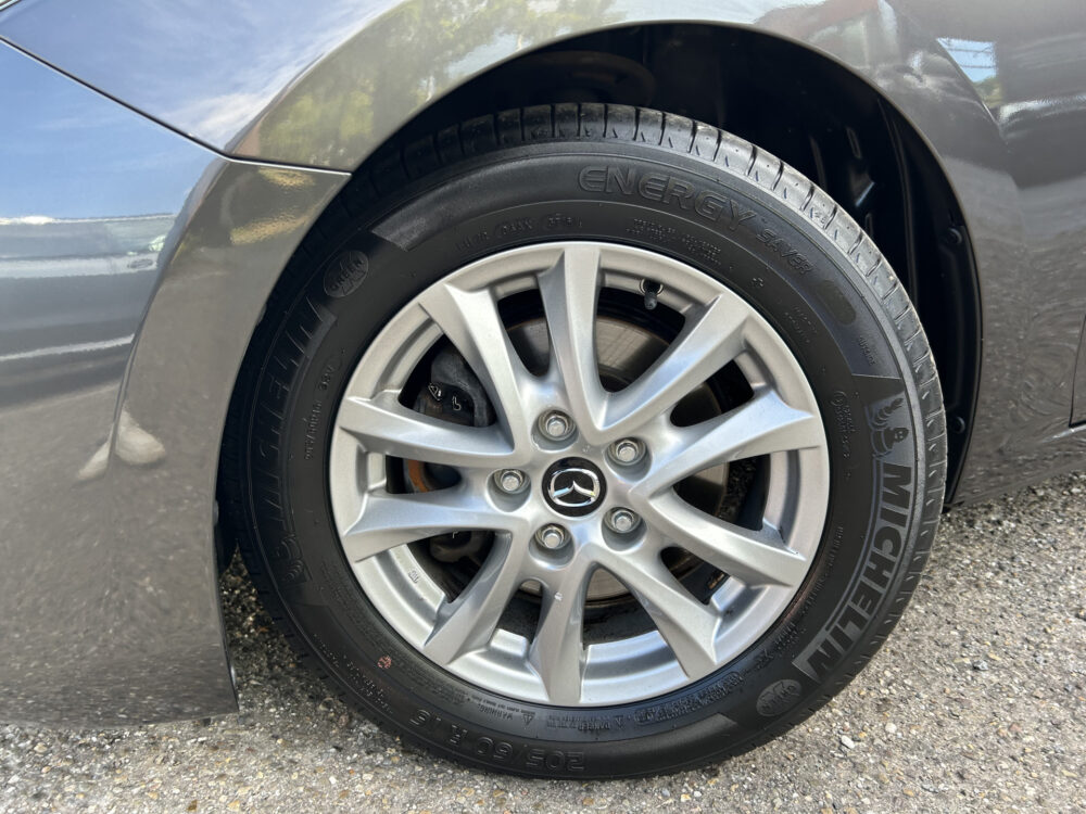 55728017-mazda-3-2018