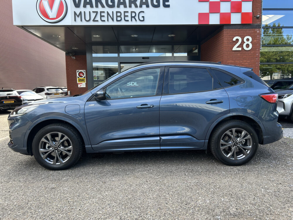 55869979-ford-kuga-2022