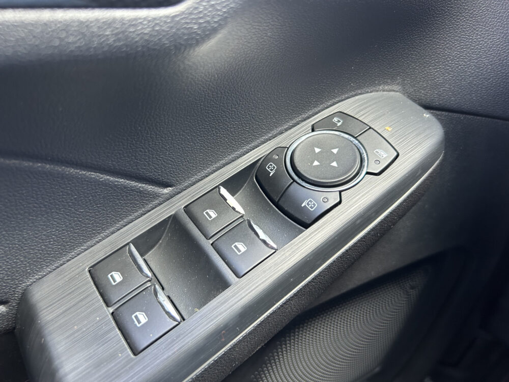 55869979-ford-kuga-2022