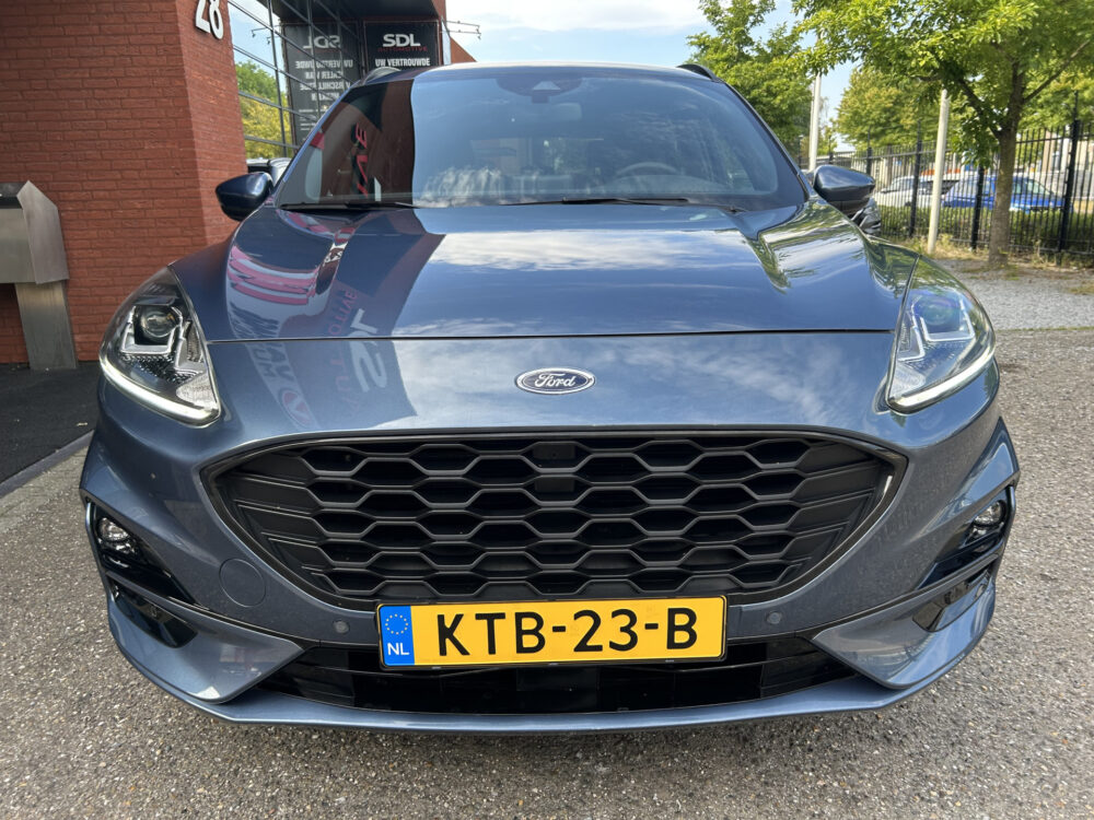 55869979-ford-kuga-2022