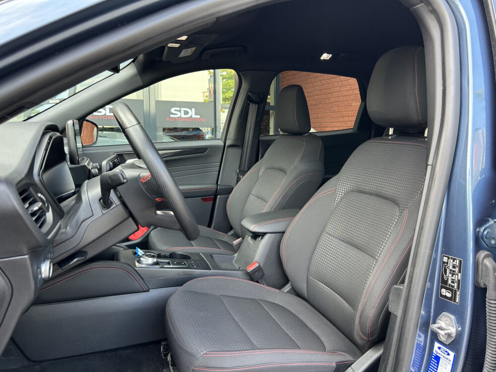 55869979-ford-kuga-2022