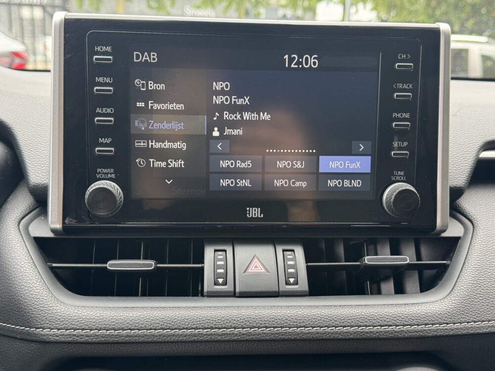55921450-toyota-rav4-2019