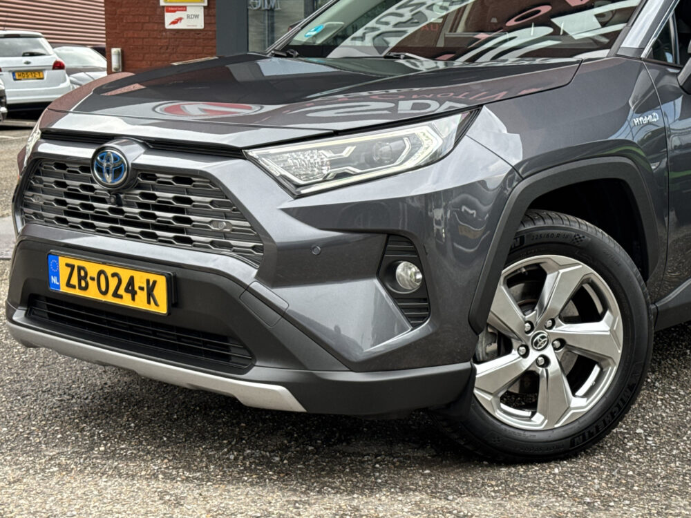 55921450-toyota-rav4-2019