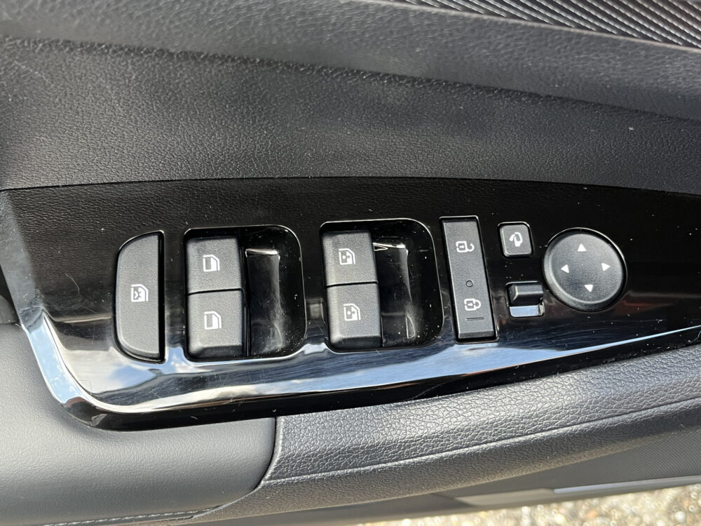55945221-kia-sportage-2022