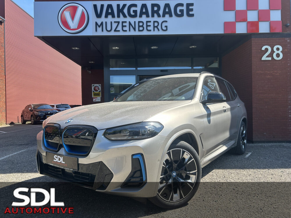 BMW iX3