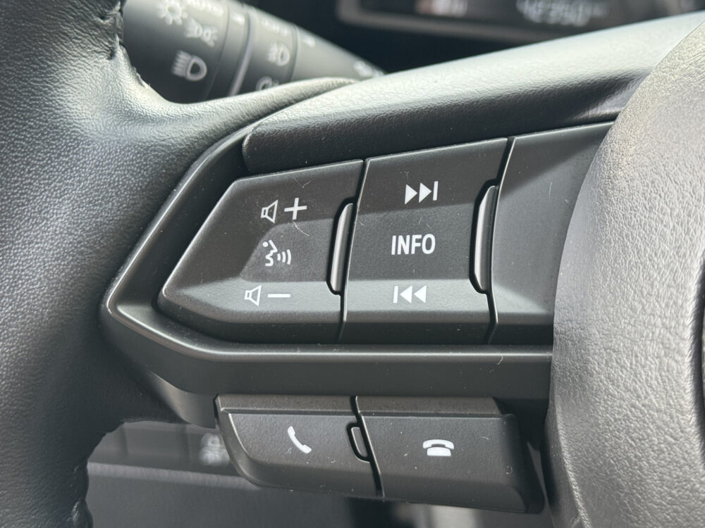56024572-mazda-2-2019
