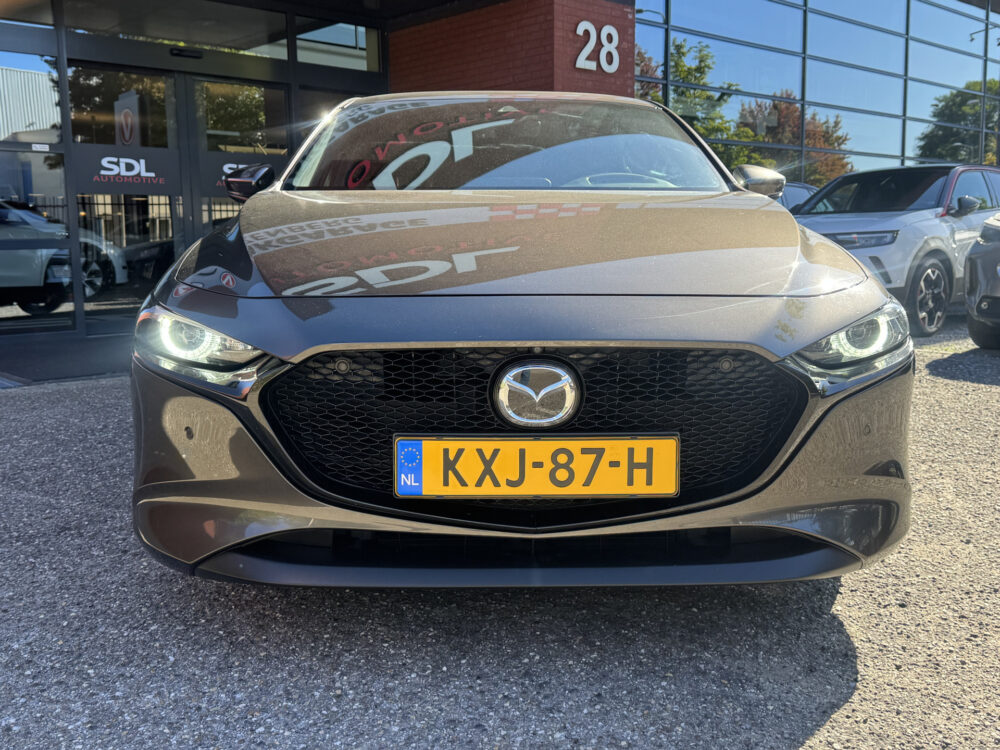 56048291-mazda-3-2020