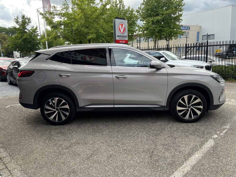 BYD SEAL U