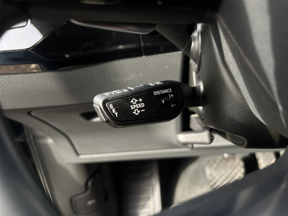 56194232-audi-e-tron-2022
