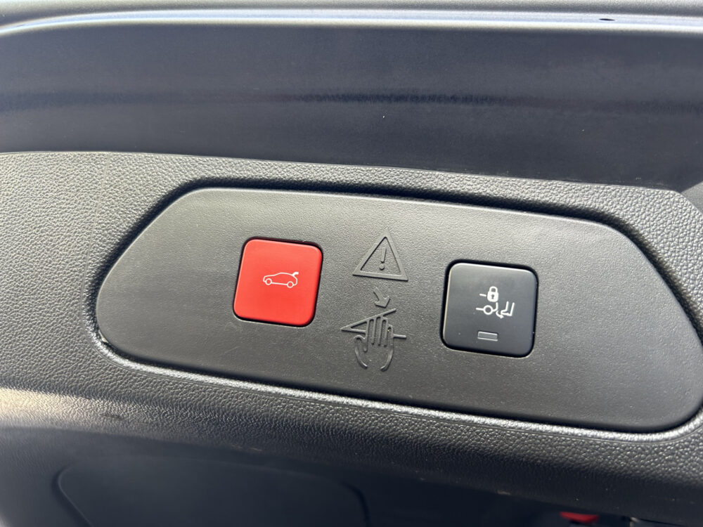 56221182-opel-grandland-2023