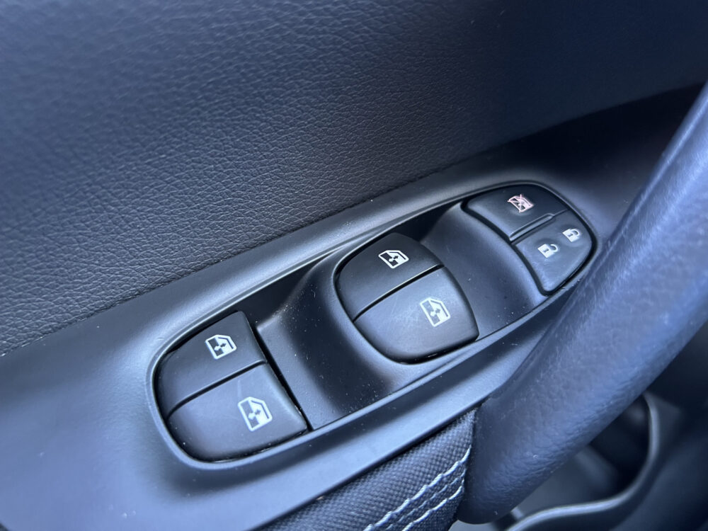 56243411-nissan-qashqai-2021