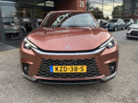 56257844-lexus-lbx-2025