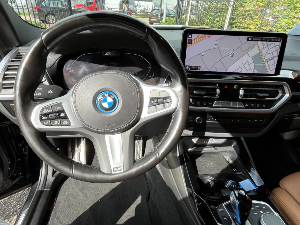 56280118-bmw-ix3-2022