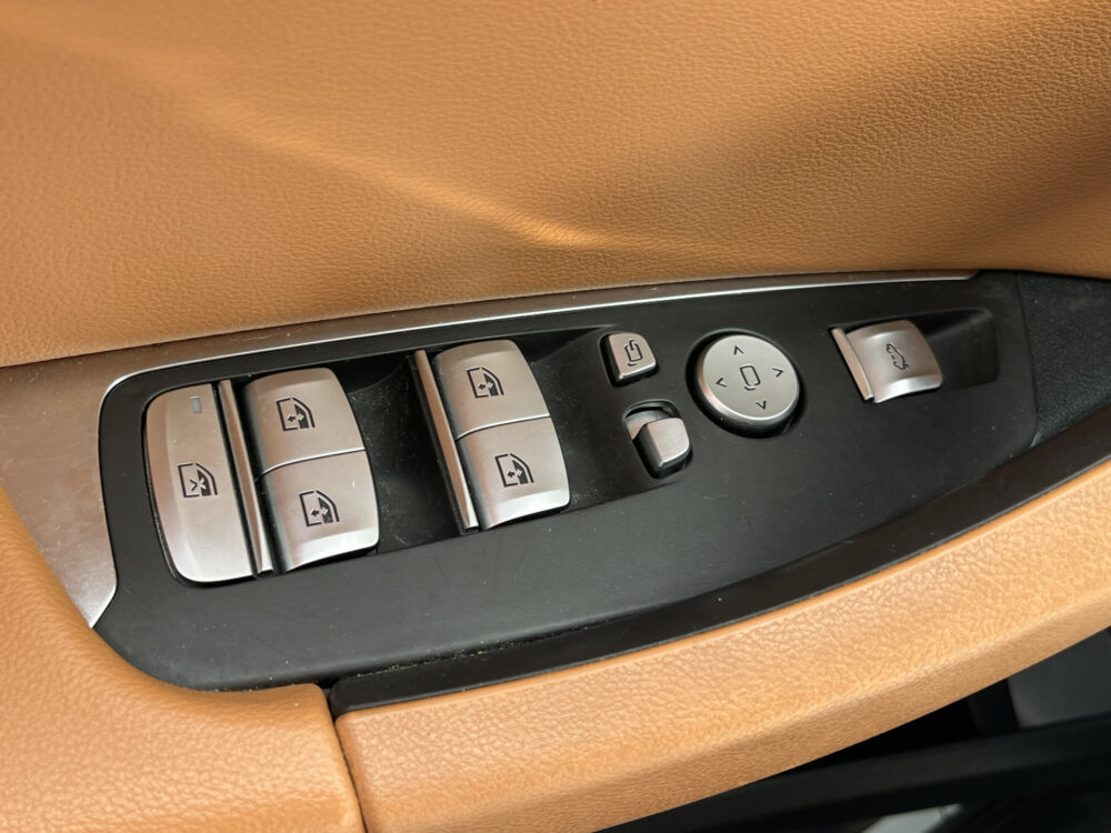 56280118-bmw-ix3-2022