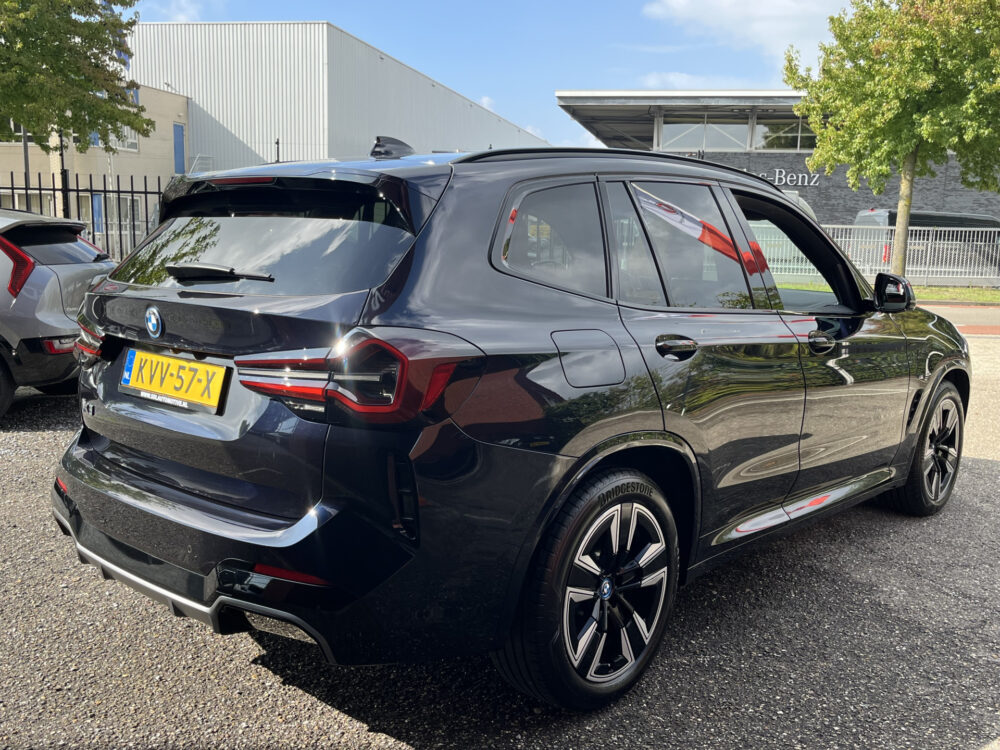 BMW iX3