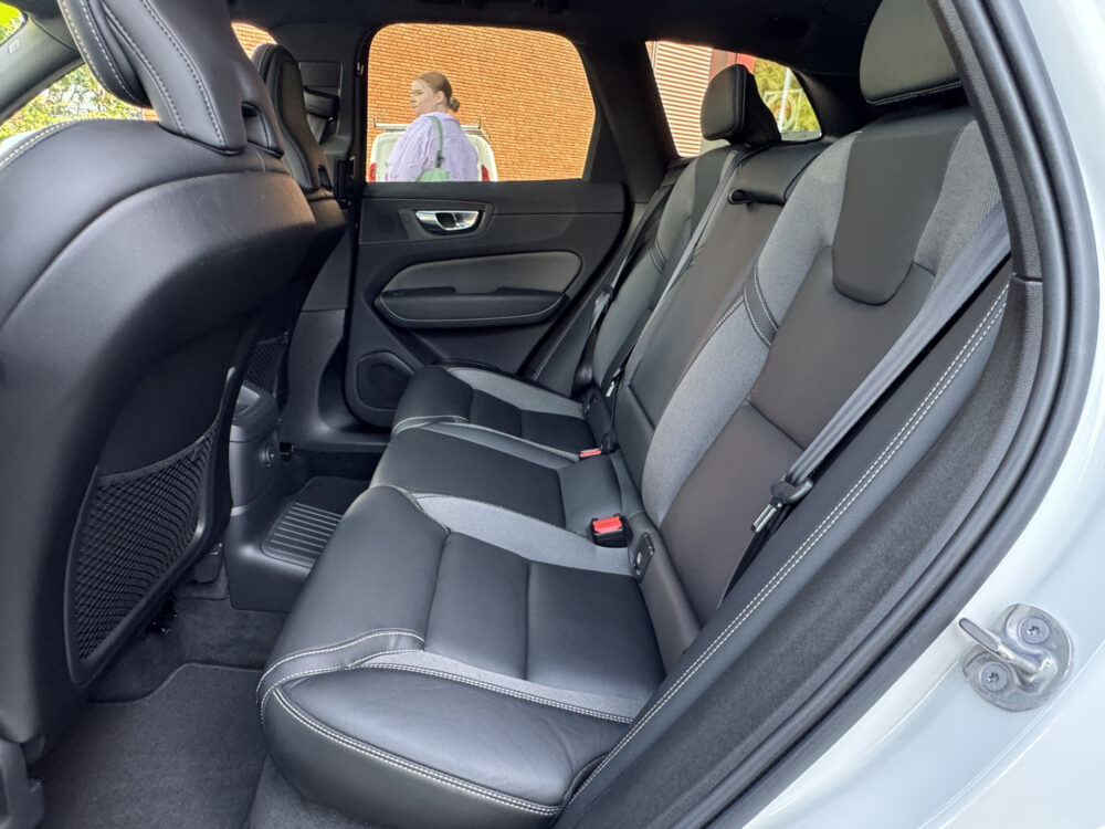 56360508-volvo-xc60-2024