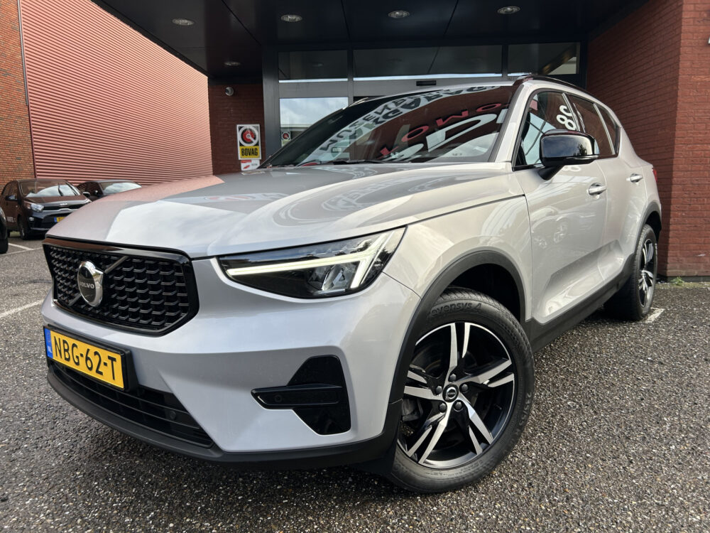 56426563-volvo-xc40-2022