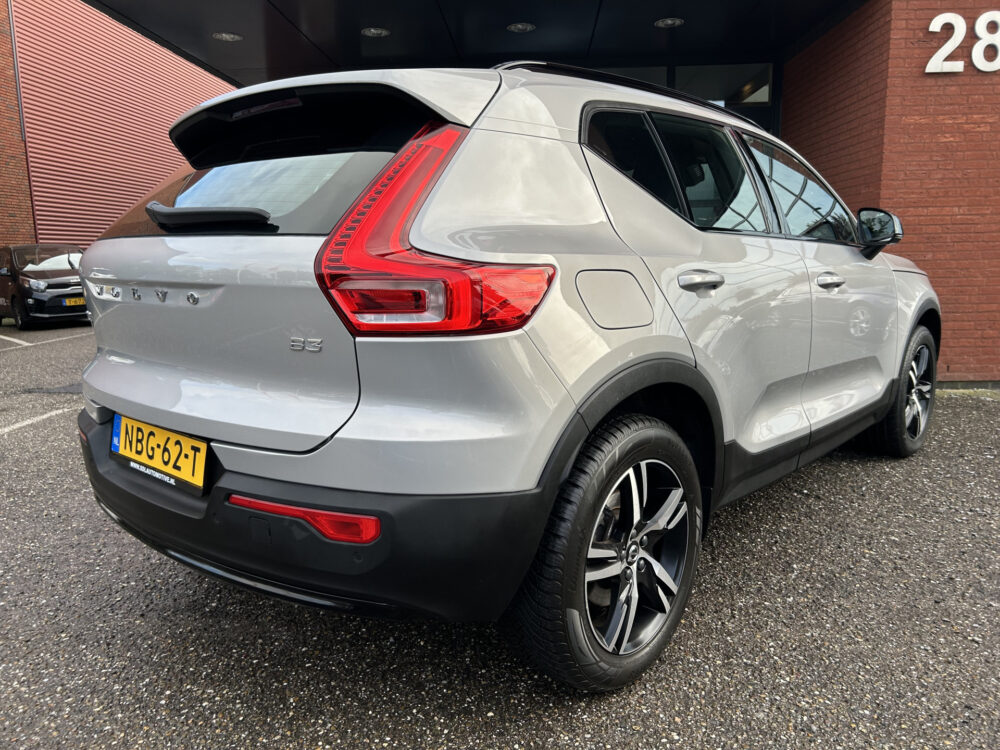 56426563-volvo-xc40-2022