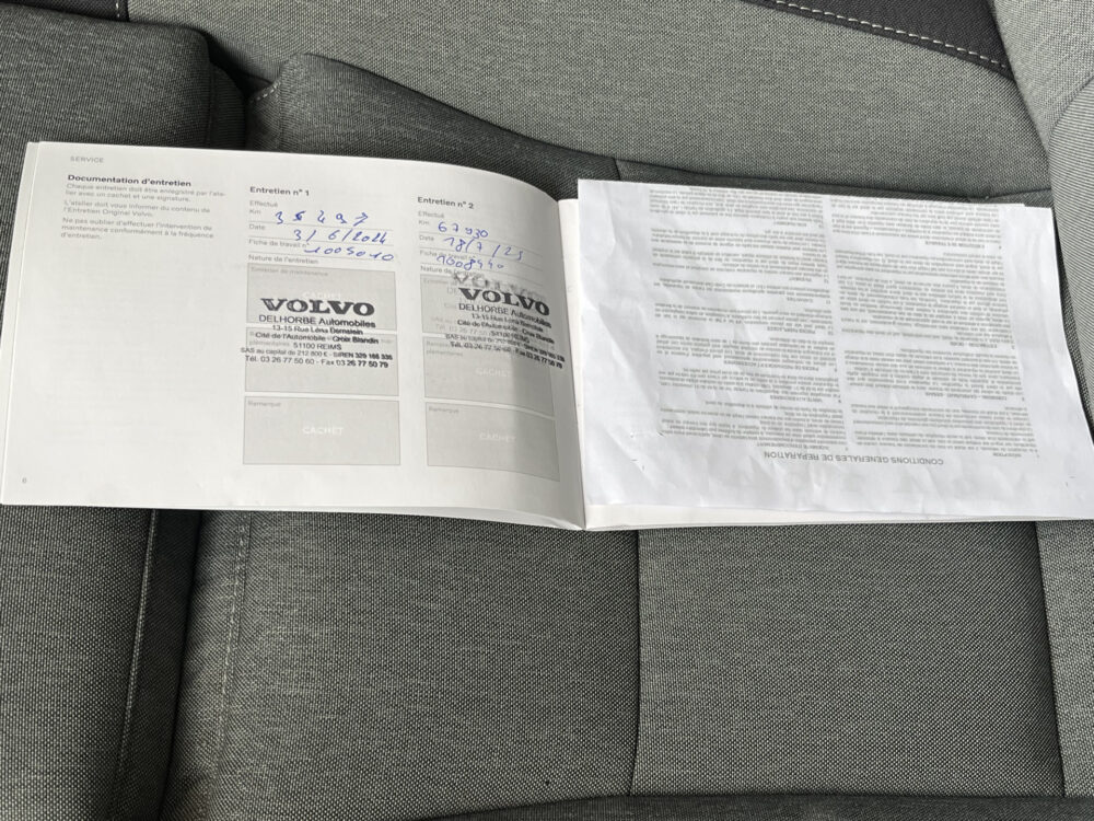 56426563-volvo-xc40-2022