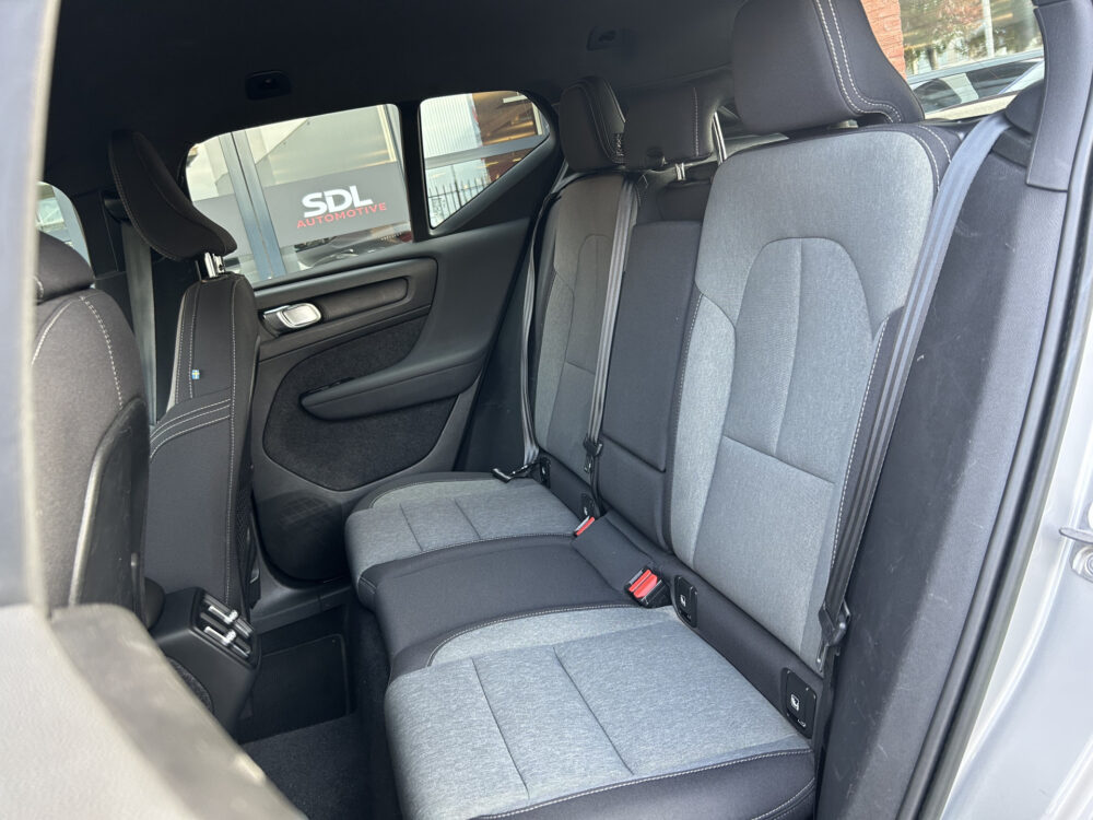 56426563-volvo-xc40-2022