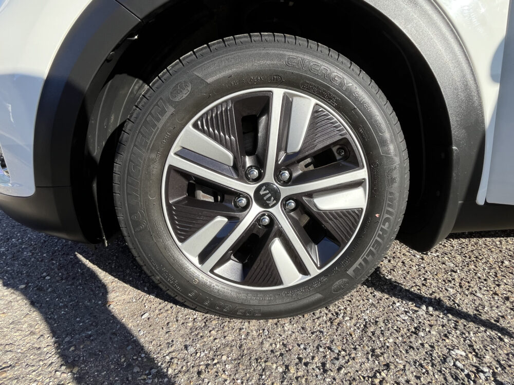 56502703-kia-niro-2020