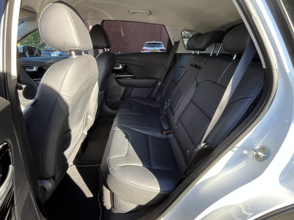 56502703-kia-niro-2020
