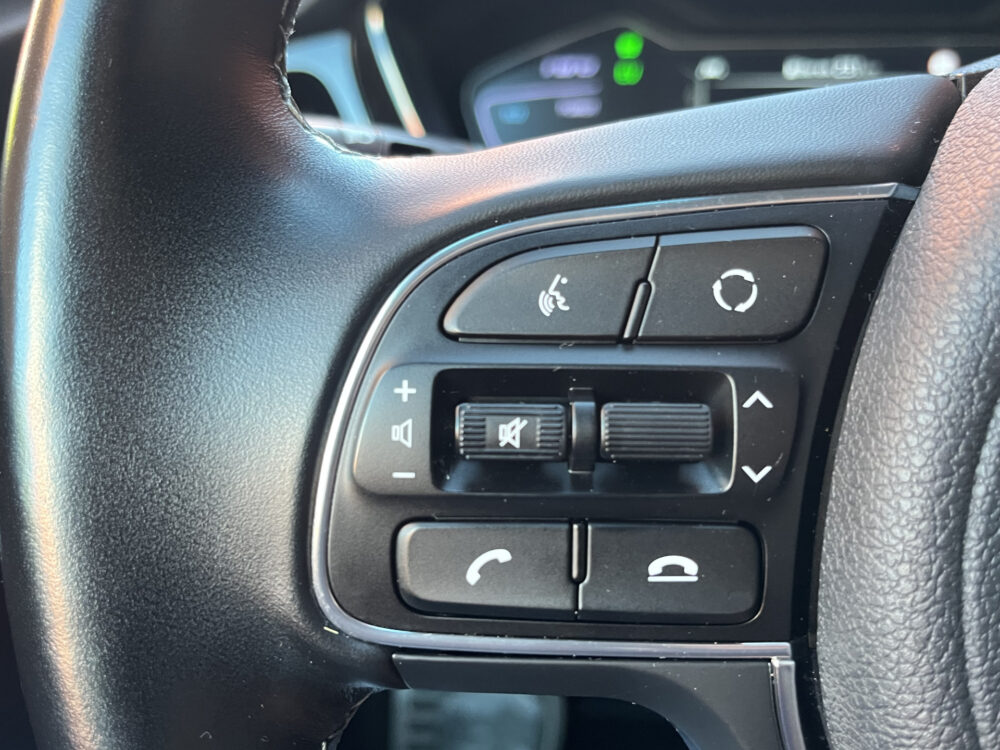 56502703-kia-niro-2020