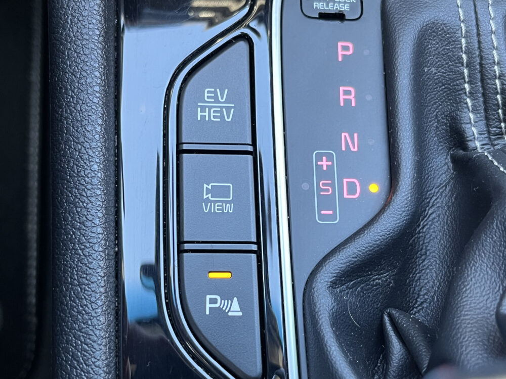 56502703-kia-niro-2020