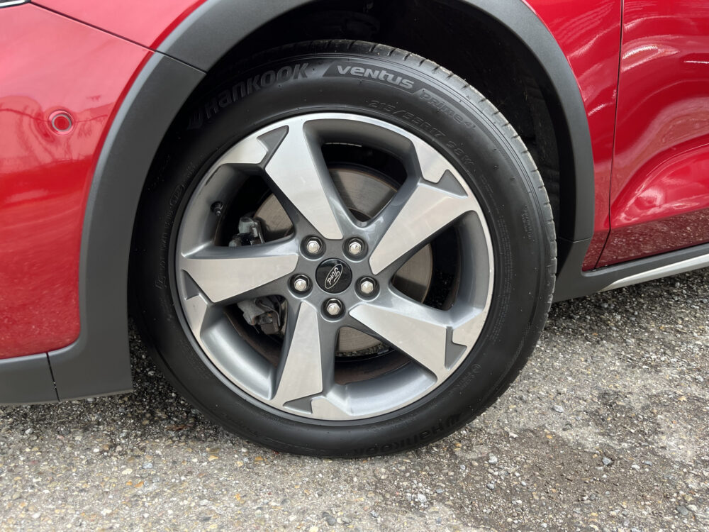 56603423-ford-focus-wagon-2019
