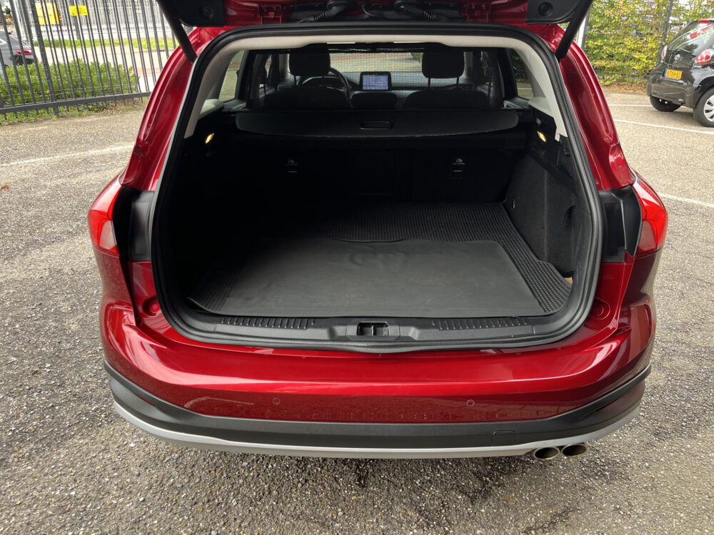 56603423-ford-focus-wagon-2019