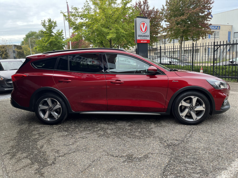 56603423-ford-focus-wagon-2019
