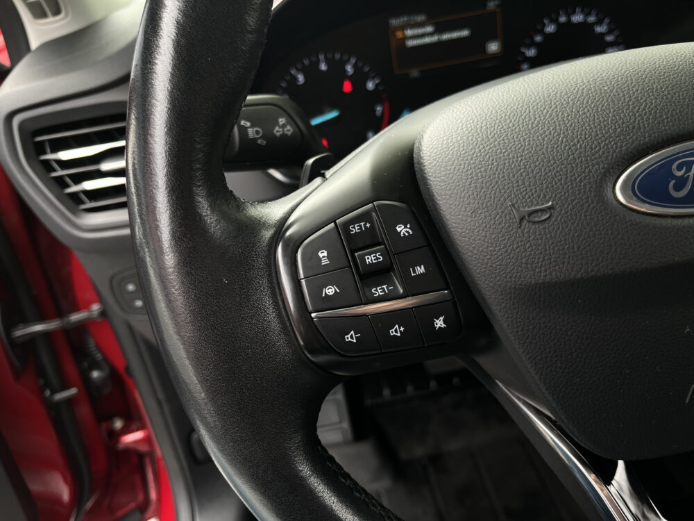 56603423-ford-focus-wagon-2019
