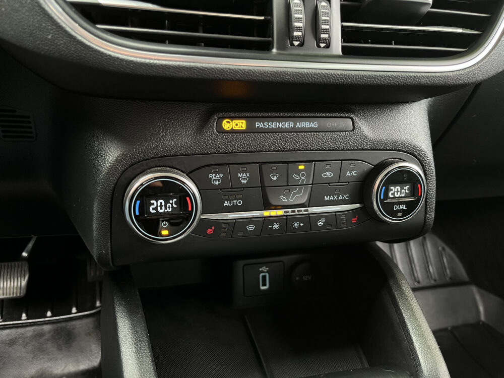 56603423-ford-focus-wagon-2019
