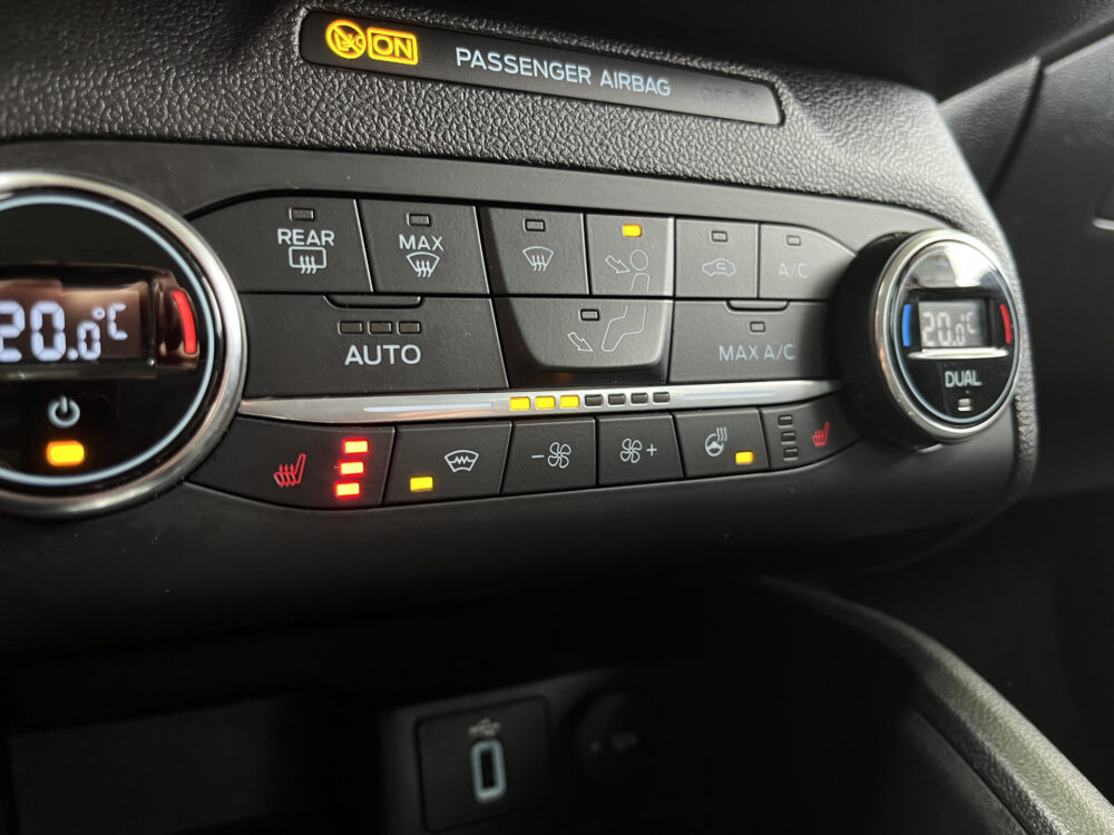 56603423-ford-focus-wagon-2019