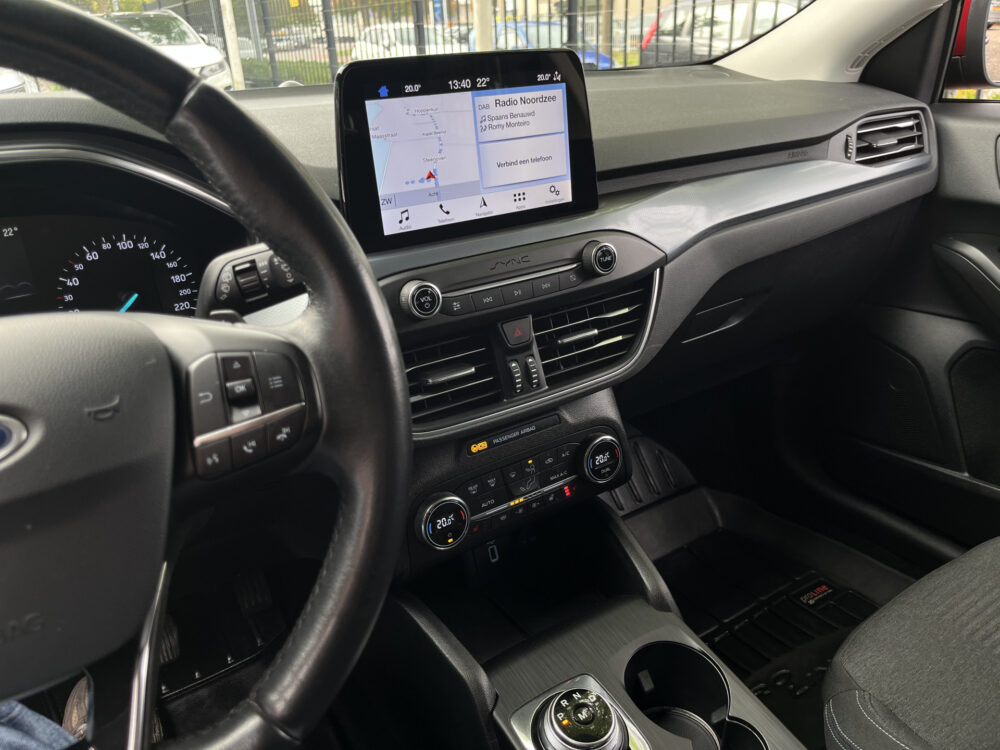 56603423-ford-focus-wagon-2019