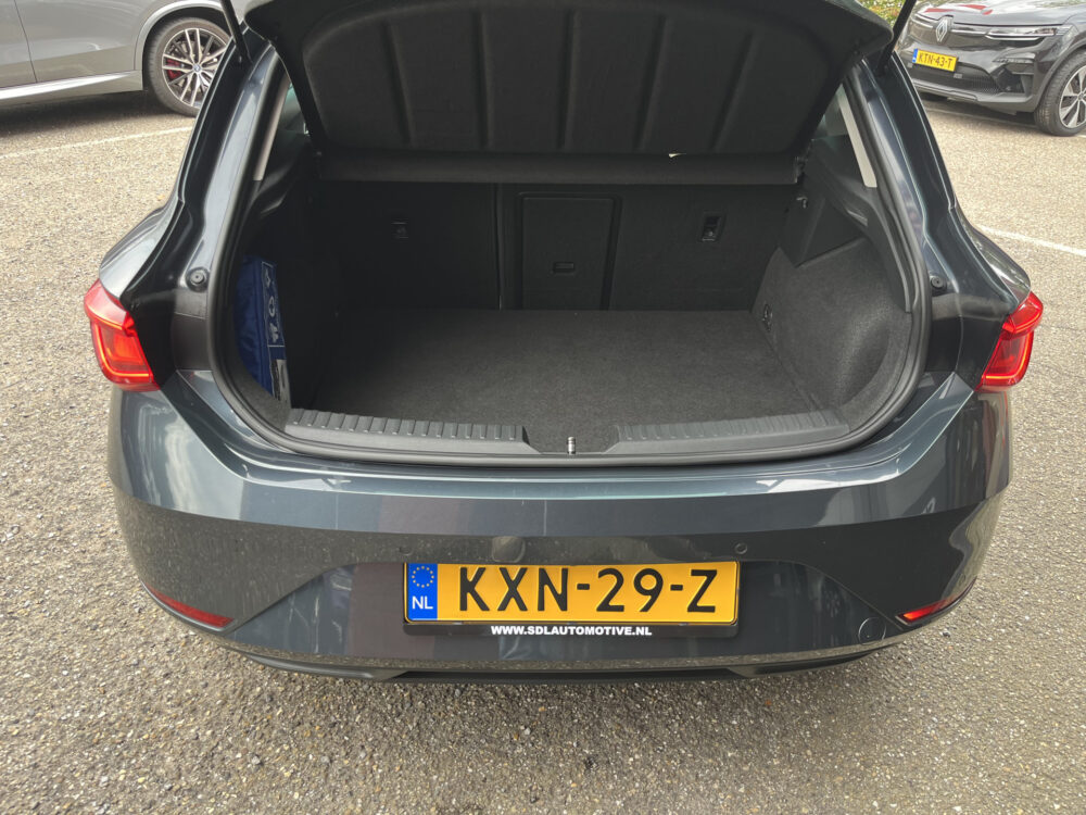 56628141-seat-leon-2021