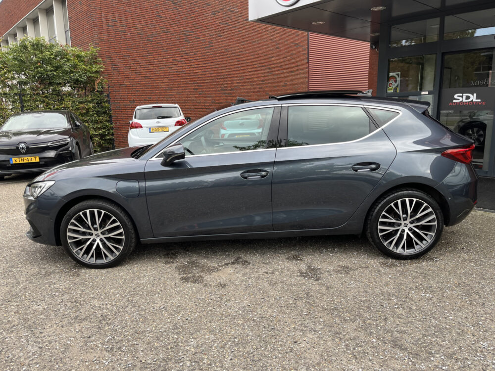 56628141-seat-leon-2021