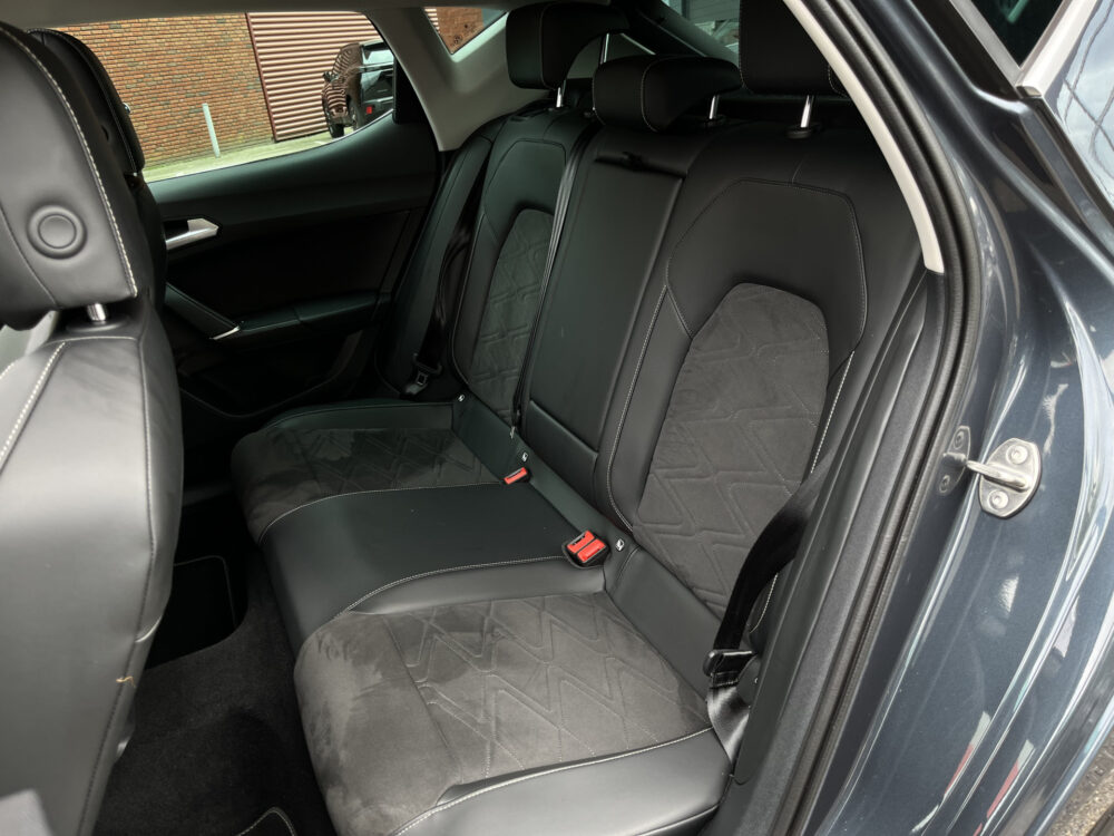 56628141-seat-leon-2021