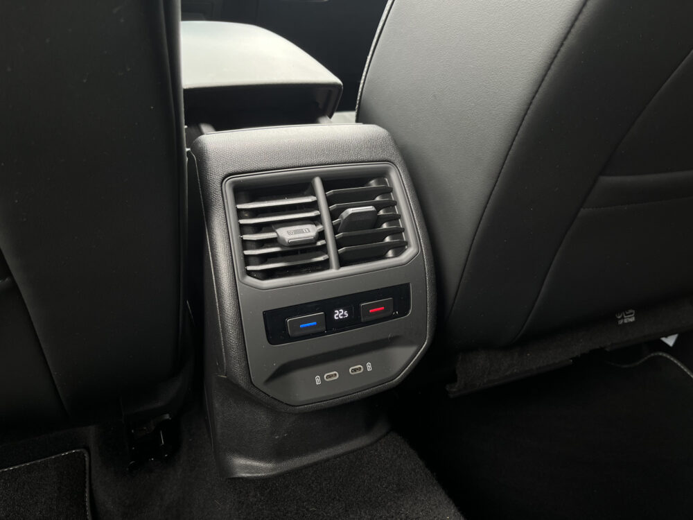 56628141-seat-leon-2021