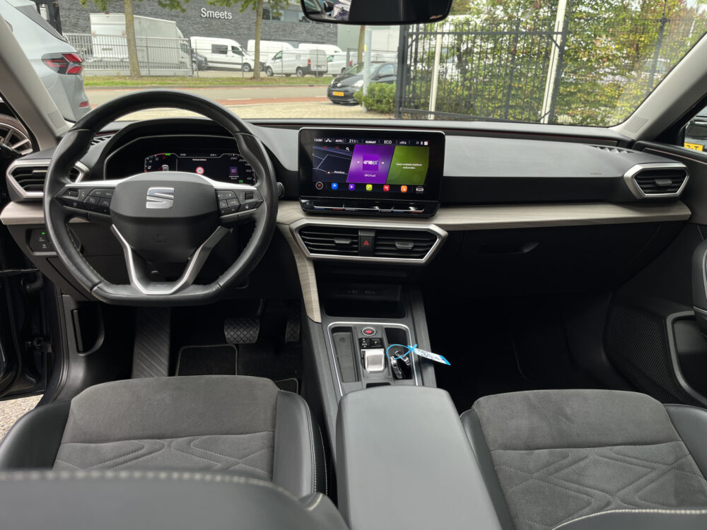 56628141-seat-leon-2021
