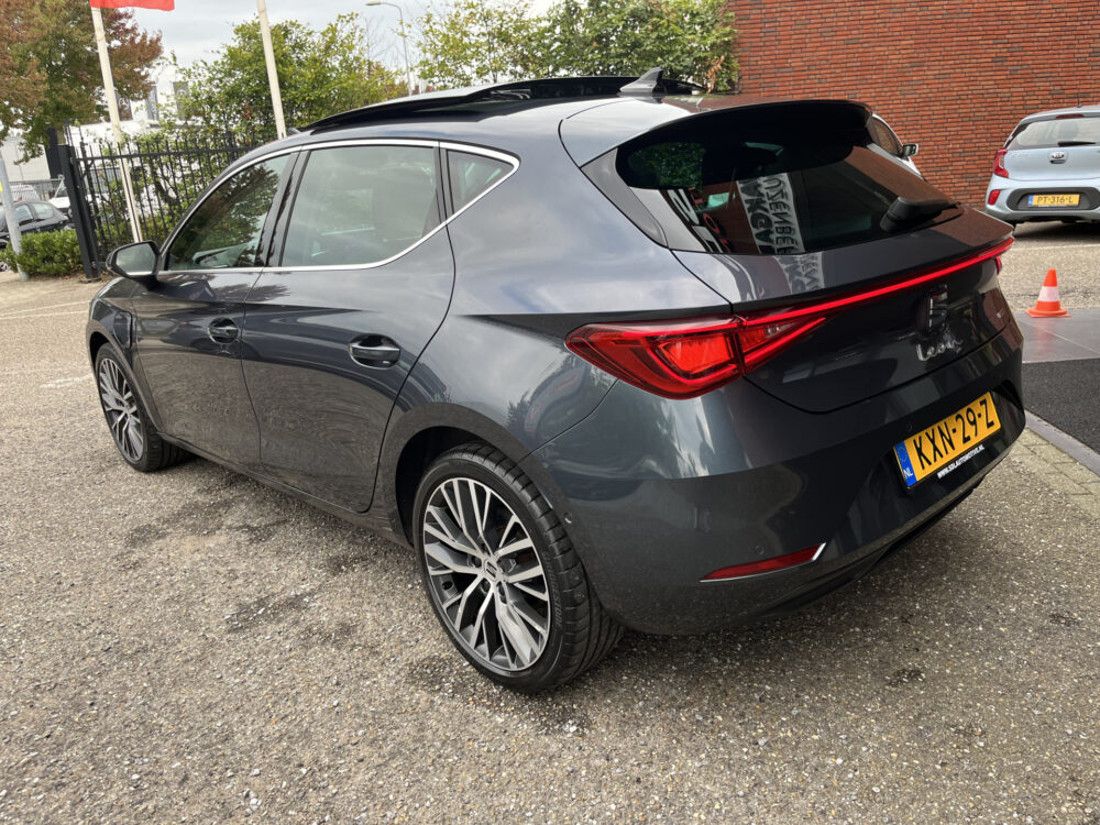 56628141-seat-leon-2021