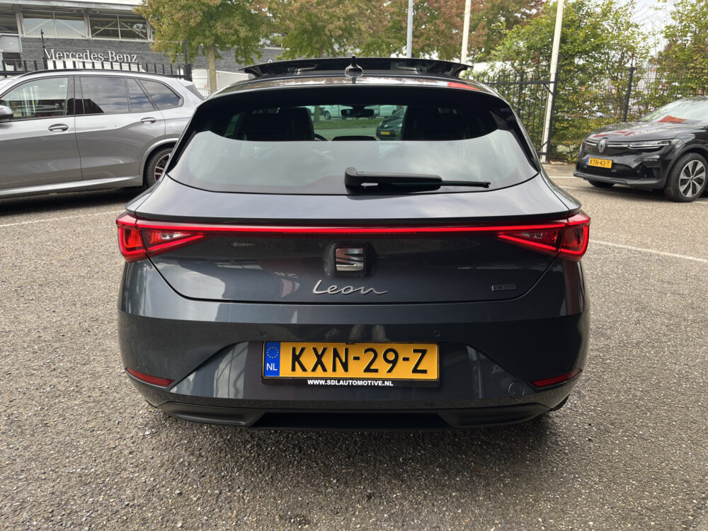 56628141-seat-leon-2021