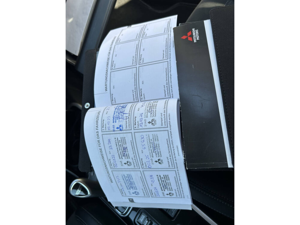 56660255-mitsubishi-outlander-2020