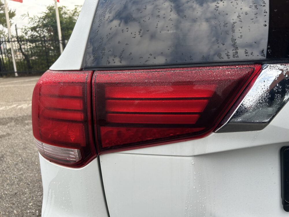 56660255-mitsubishi-outlander-2020