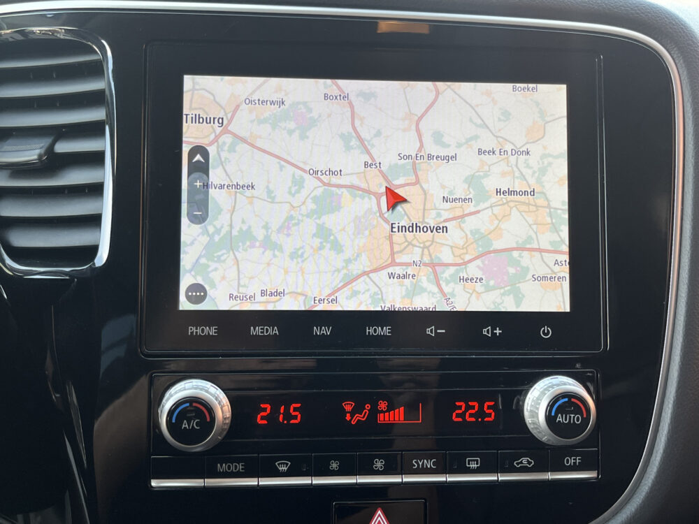 56660255-mitsubishi-outlander-2020