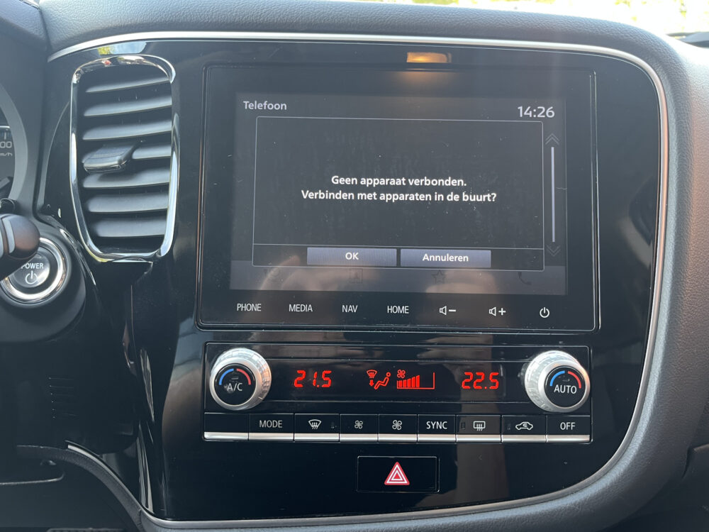56660255-mitsubishi-outlander-2020